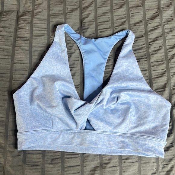 Light blue sports bra with key hole - Picture 2 of 3